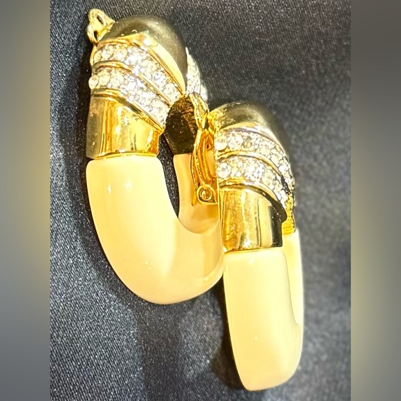 Vintage Kenneth Lane Ivory Enamel Oval Hoop Clip Earrings Pave Crystal Gold Tone - Picture 5 of 7